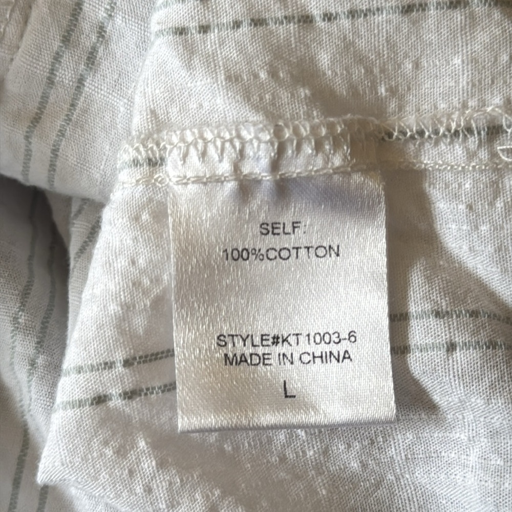 Ellison Ruffle Sleeve Button Up Blouse Size Large - Picture 6 of 6